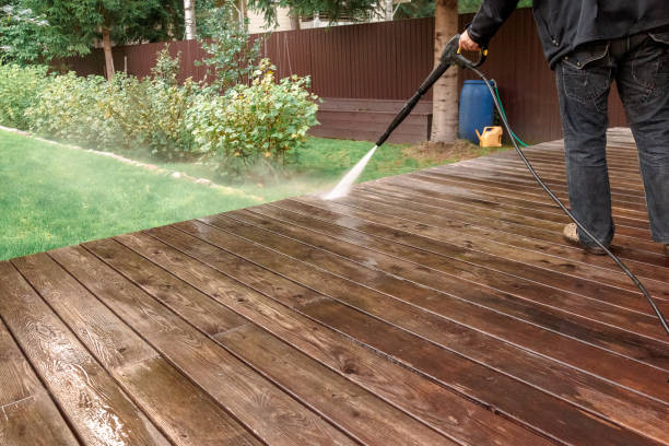 Professional Pressure Washing Services in Vista Santa Rosa, CA